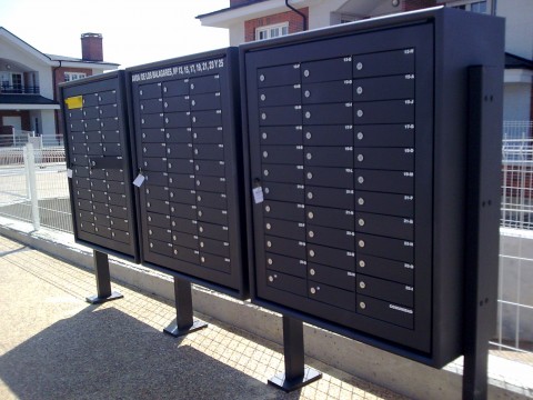 Buzones de exterior bcp concentrados pluridomiciliarios con apertura centralizada para facilitar el reparto de correo